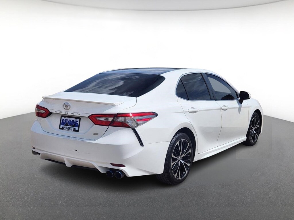 Used 2018 Toyota Camry SE Auto 4dr Car