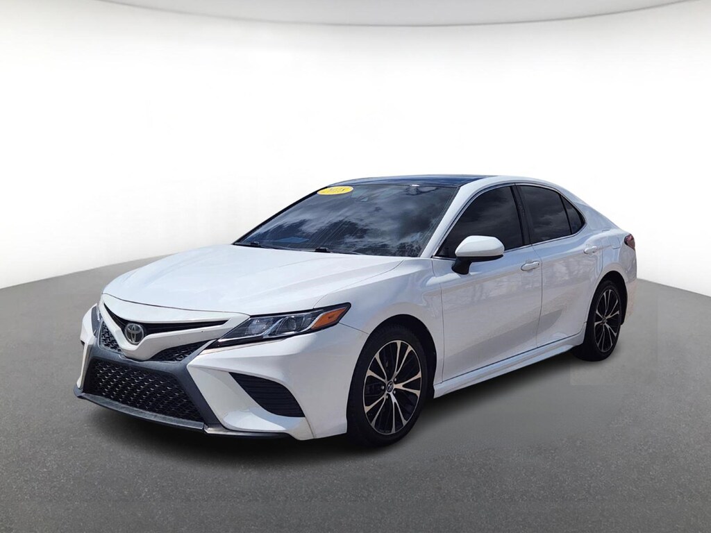 Used 2018 Toyota Camry SE Auto 4dr Car