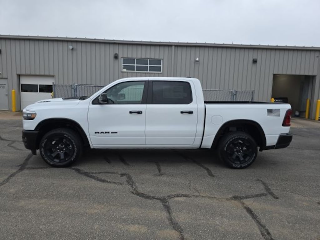 New 2026 Ram 1500 BIG HORN CREW CAB 4X4 5'7 BOX Pickup
