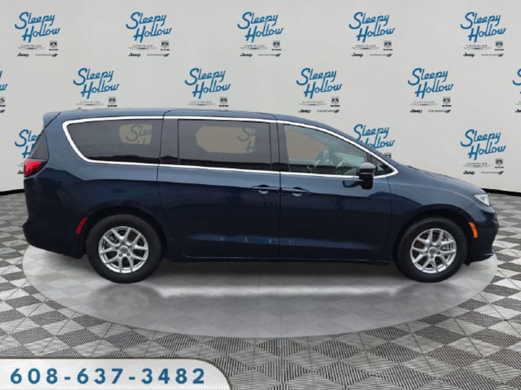 Used 2025 Chrysler Pacifica Select Minivan/Van