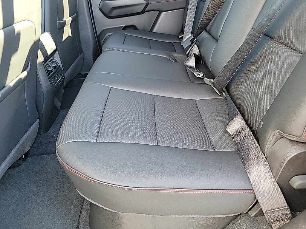 2026 Chevrolet Colorado Z71 - Photo 8