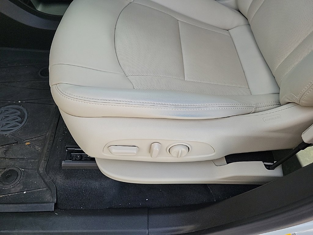 2023 Buick Enclave Essence - Photo 13