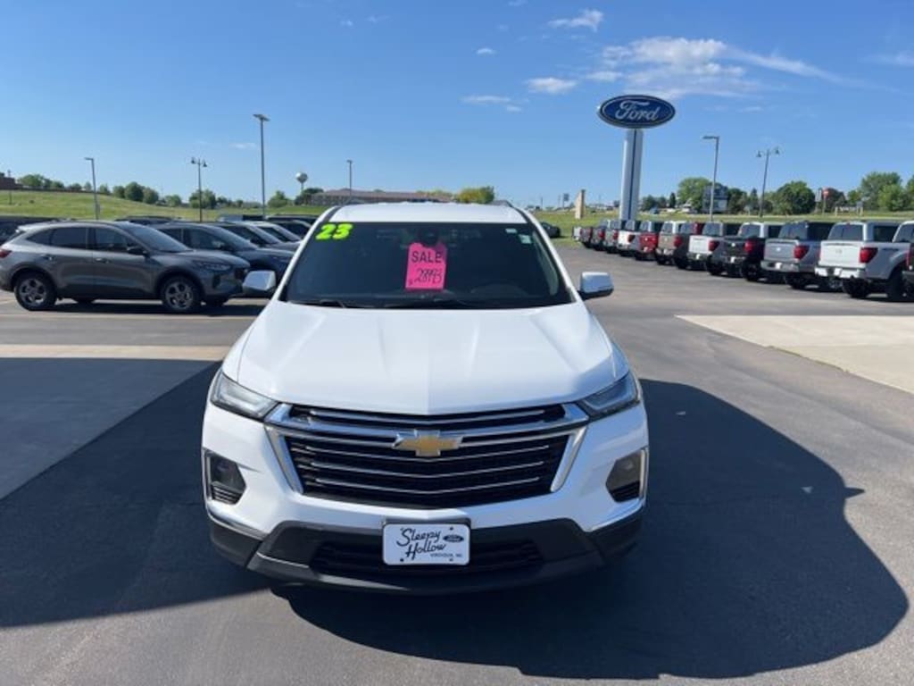 Used 2023 Chevrolet Traverse LT Leather SUV