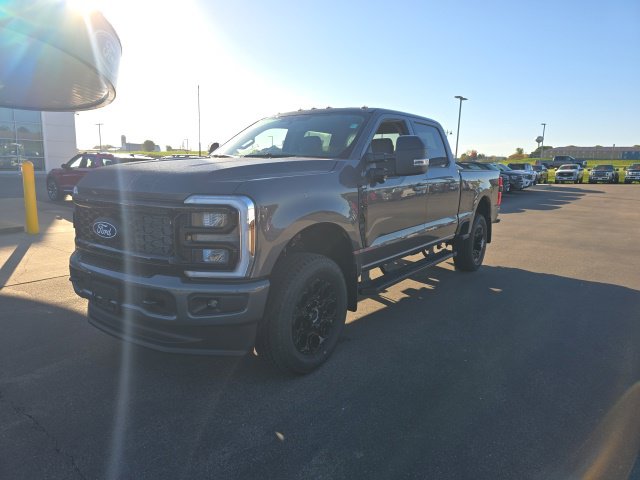 2027 Ford F-350 XLT Truck