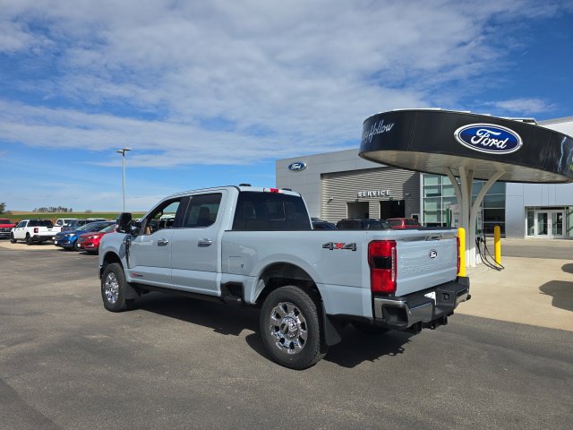 New 2027 Ford F-350 Lariat Truck