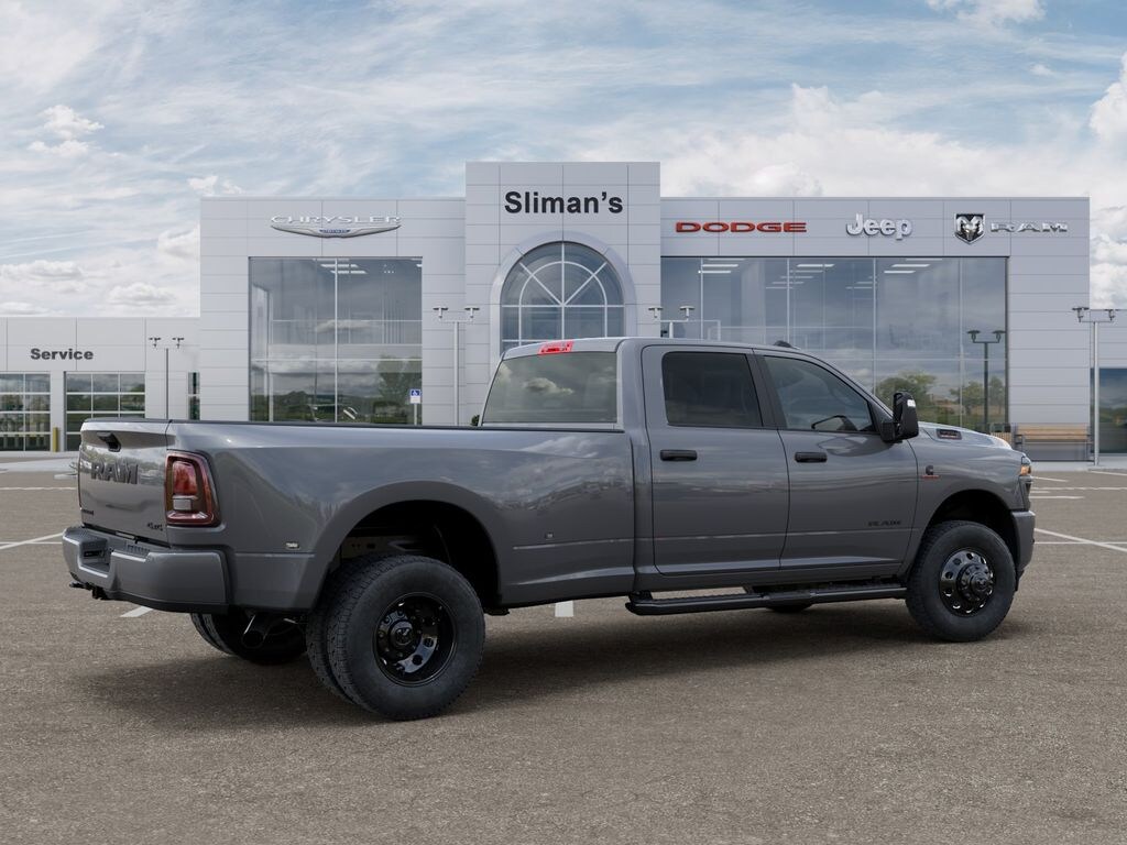 New 2026 Ram 3500 BIG HORN CREW CAB 4X4 8' BOX Pickup
