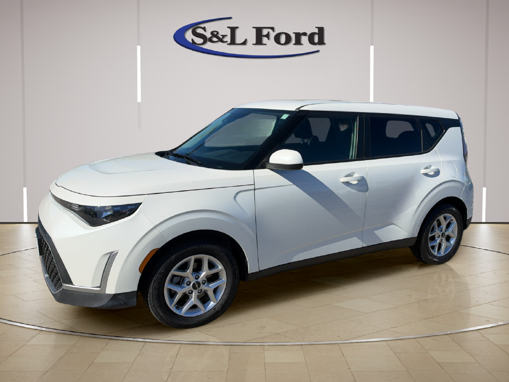 Used 2025 Kia Soul LX Hatchback
