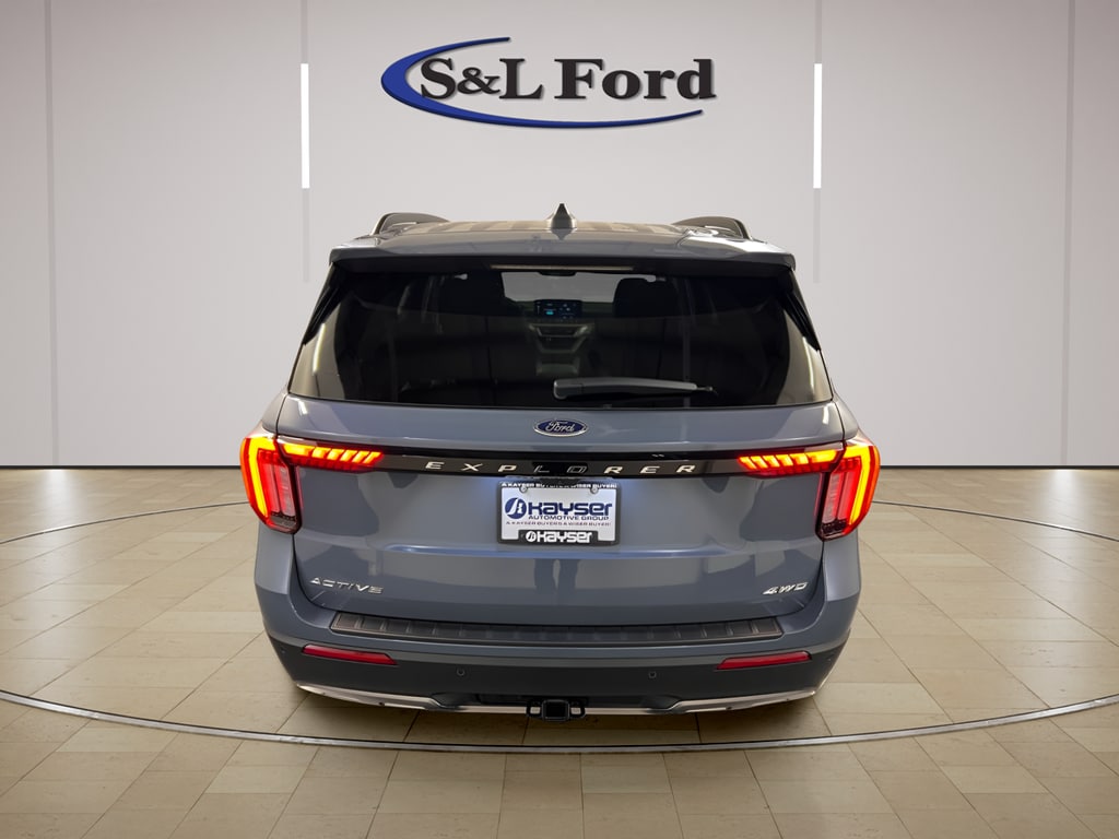 2026 Ford Explorer Active - Photo 3