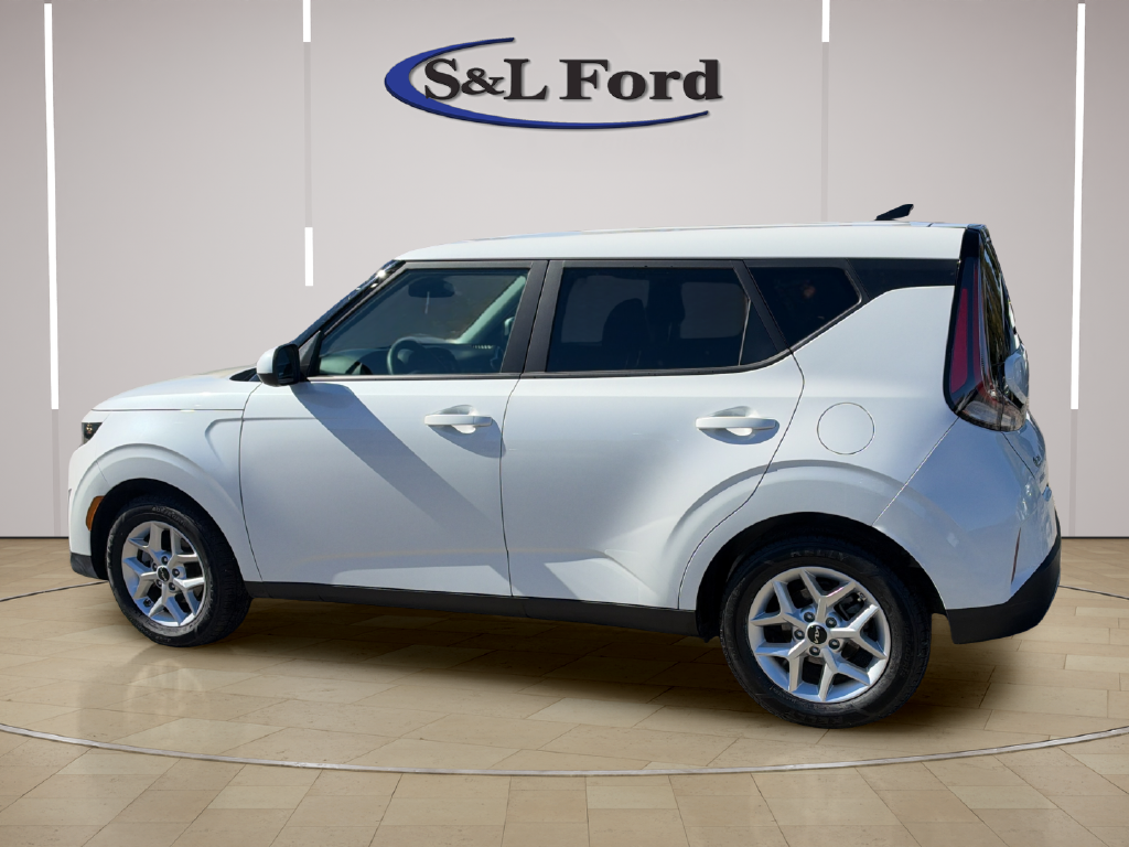 Used 2025 Kia Soul LX Hatchback