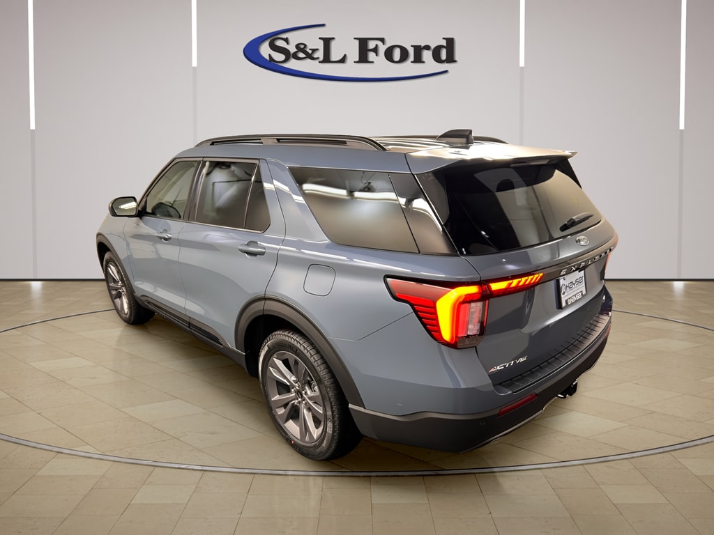 2026 Ford Explorer Active - Photo 2