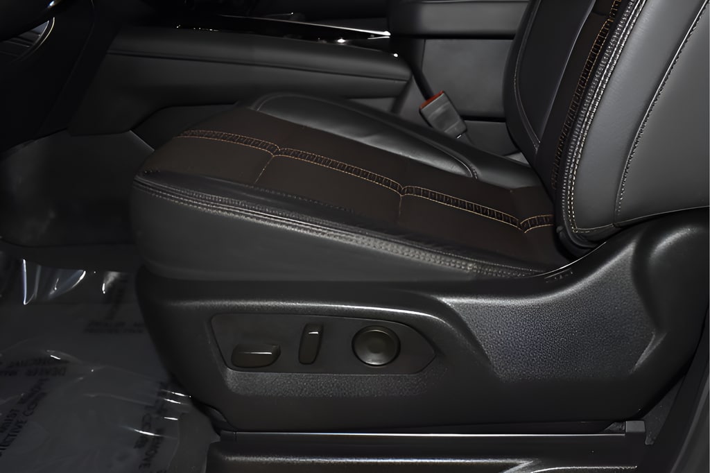 2025 Chevrolet Tahoe High Country - Photo 11