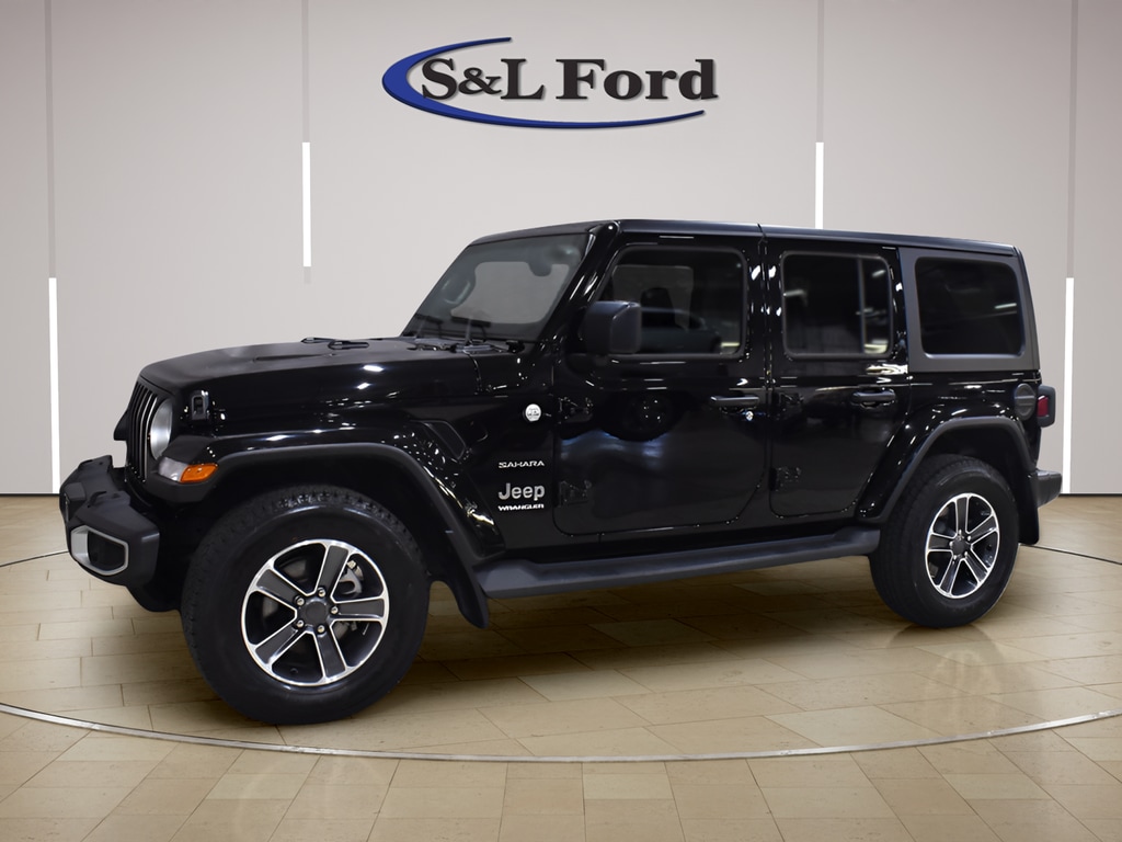 2023 Jeep Wrangler 4-Door Sahara