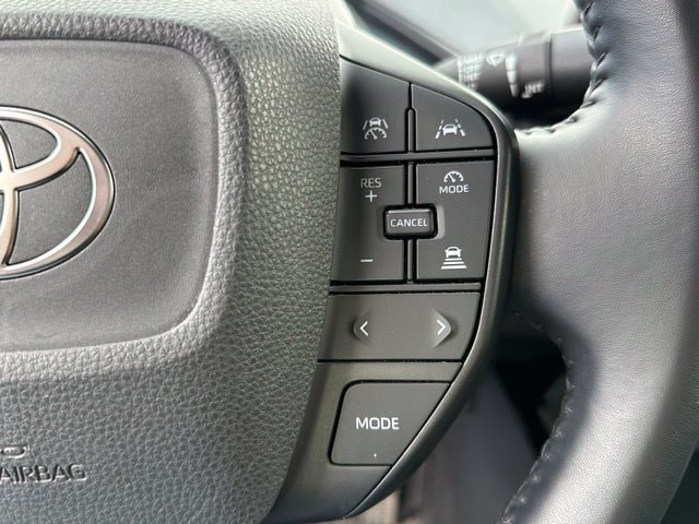 2025 Toyota Prius LE - Photo 24