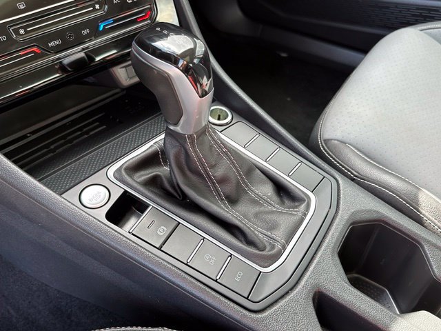 2025 Volkswagen Jetta SE - Photo 26