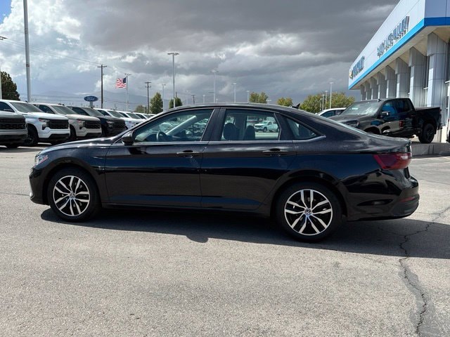 2025 Volkswagen Jetta SE - Photo 12