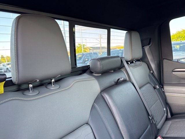 2024 Chevrolet Silverado 1500 ZR2 - Photo 23