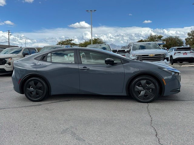 2025 Toyota Prius LE - Photo 7