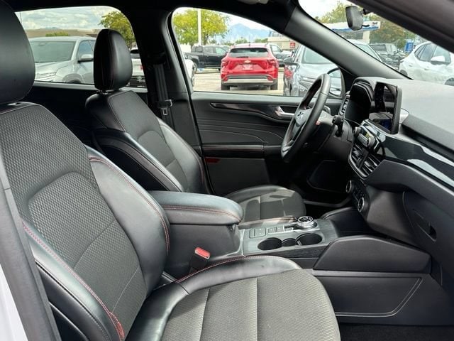 2025 Ford Escape ST-Line - Photo 30