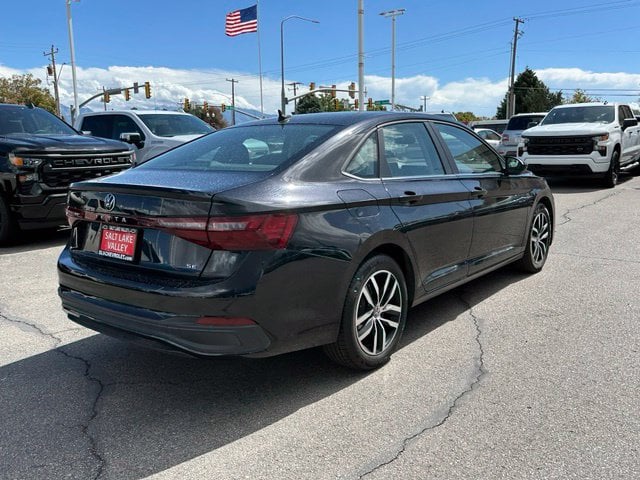 2025 Volkswagen Jetta SE - Photo 8