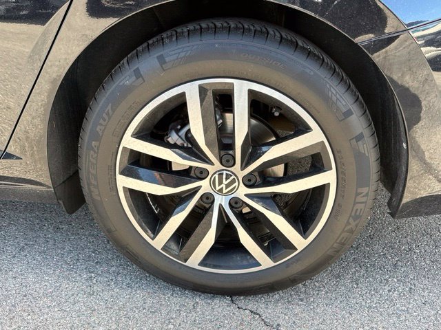 2025 Volkswagen Jetta SE - Photo 13