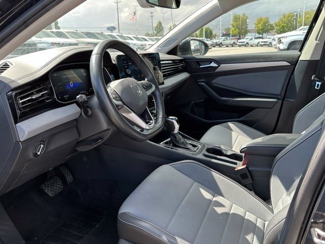 2025 Volkswagen Jetta SE - Photo 17