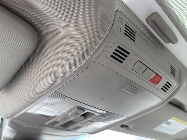 2025 Volkswagen Jetta SE - Photo 28