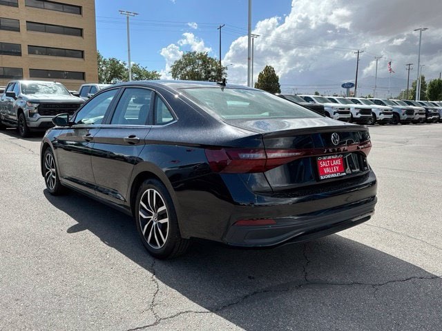 2025 Volkswagen Jetta SE - Photo 11