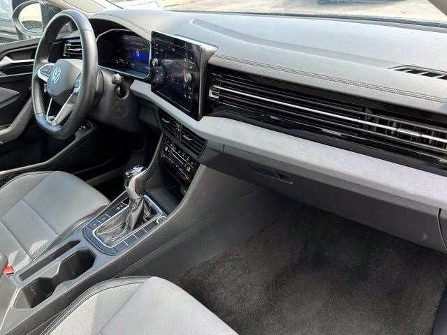 2025 Volkswagen Jetta SE - Photo 30