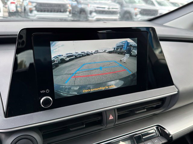 2025 Toyota Prius LE - Photo 29