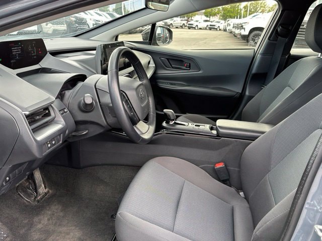 2025 Toyota Prius LE - Photo 18