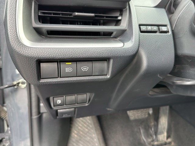 2025 Toyota Prius LE - Photo 20