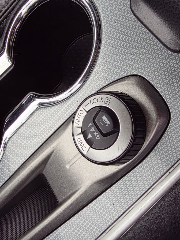 2019 Nissan Pathfinder SL - Photo 16