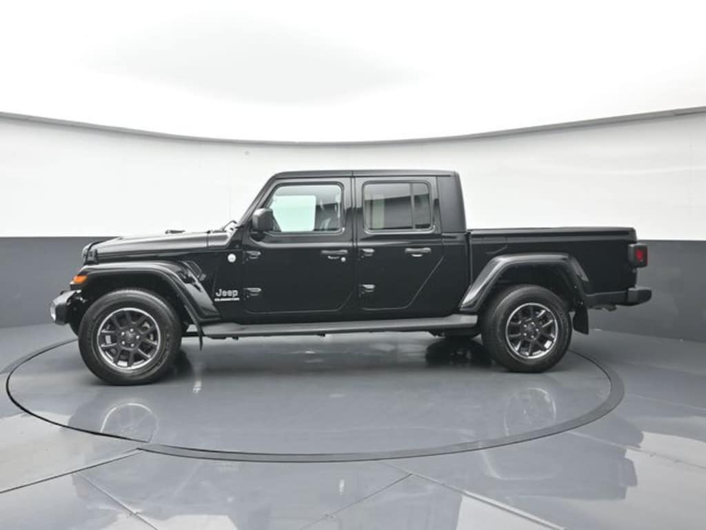 Certified 2022 Jeep Gladiator Overland Truck