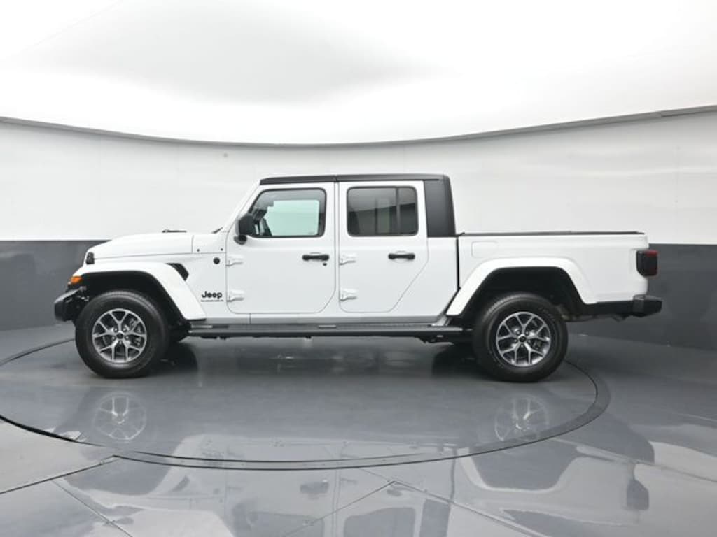 Certified 2025 Jeep Gladiator Sport S Truck