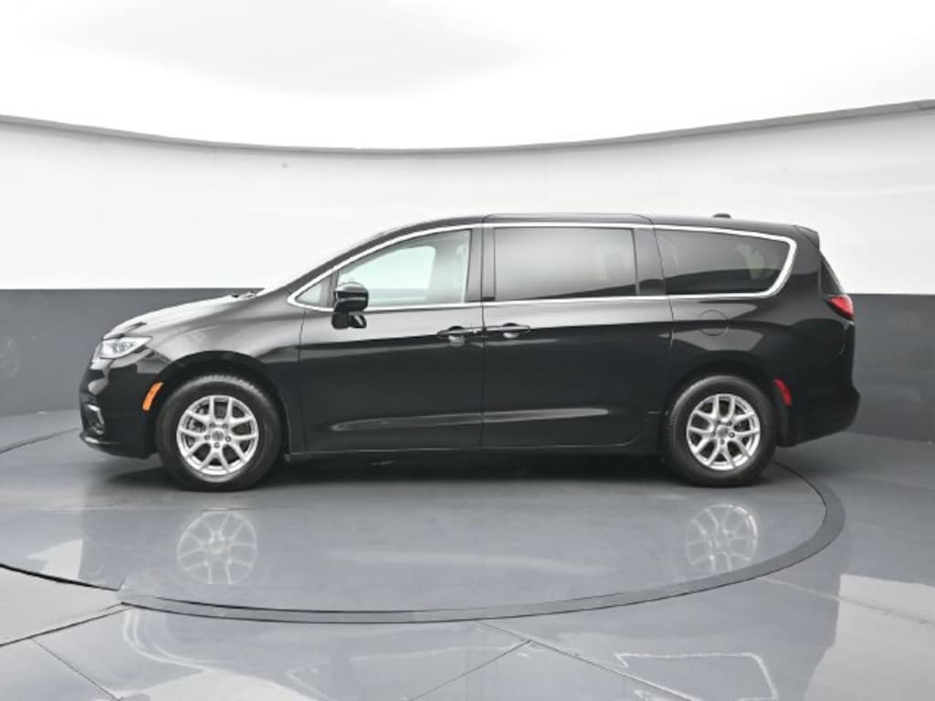 Certified 2024 Chrysler Pacifica Touring L Minivan/Van