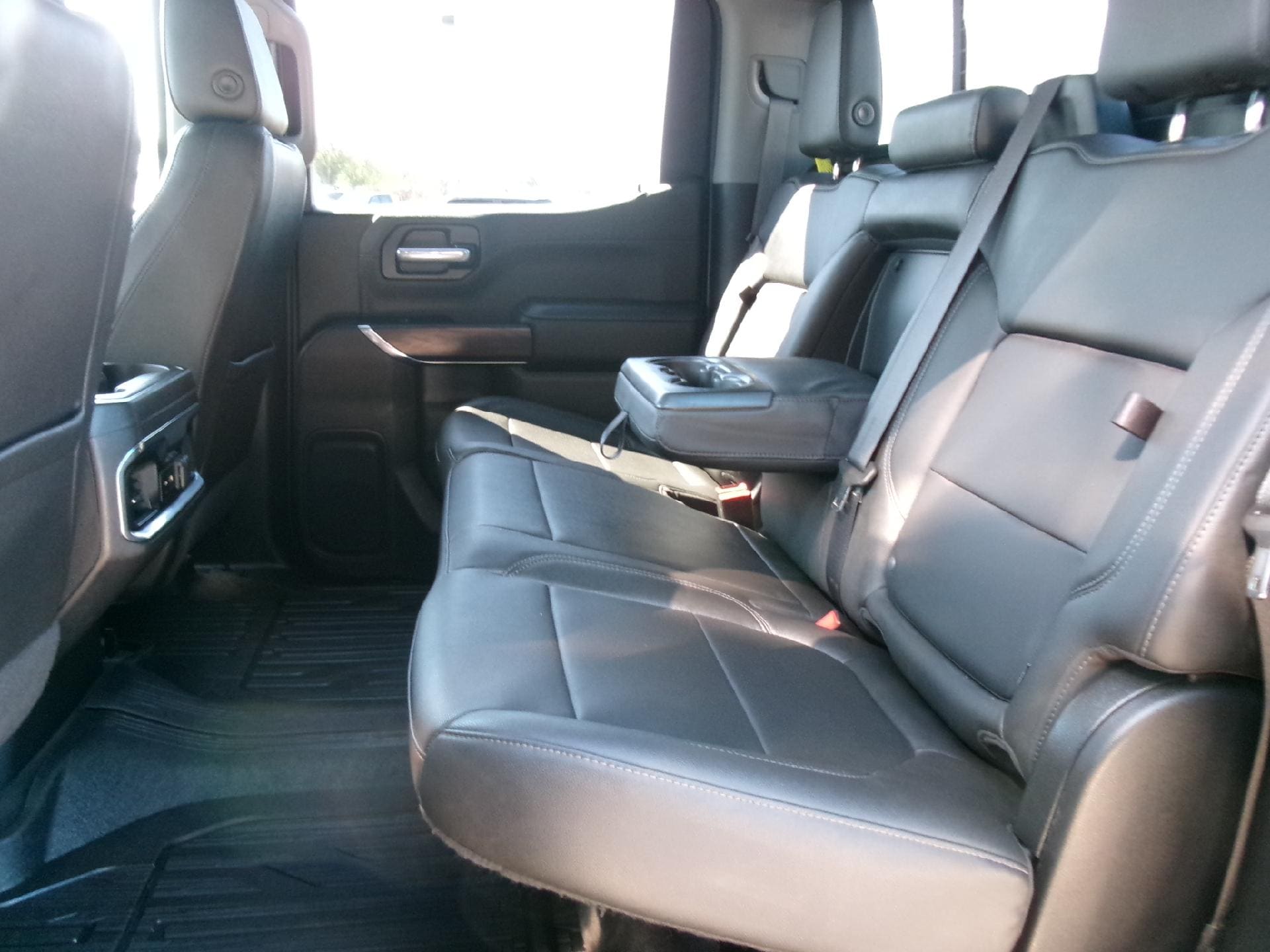 2021 GMC Sierra 1500 SLT - Photo 18