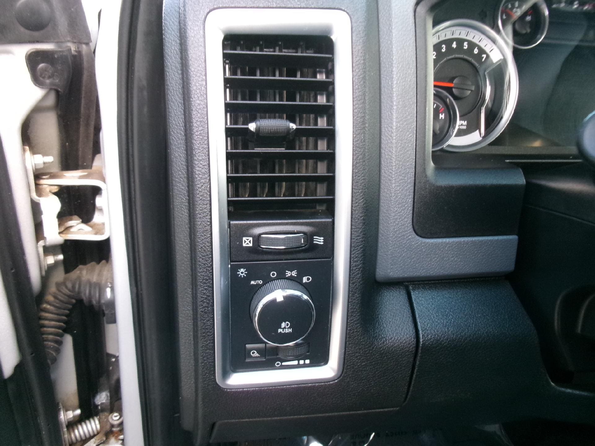 2015 RAM Ram 1500 Pickup Outdoorsman - Photo 11