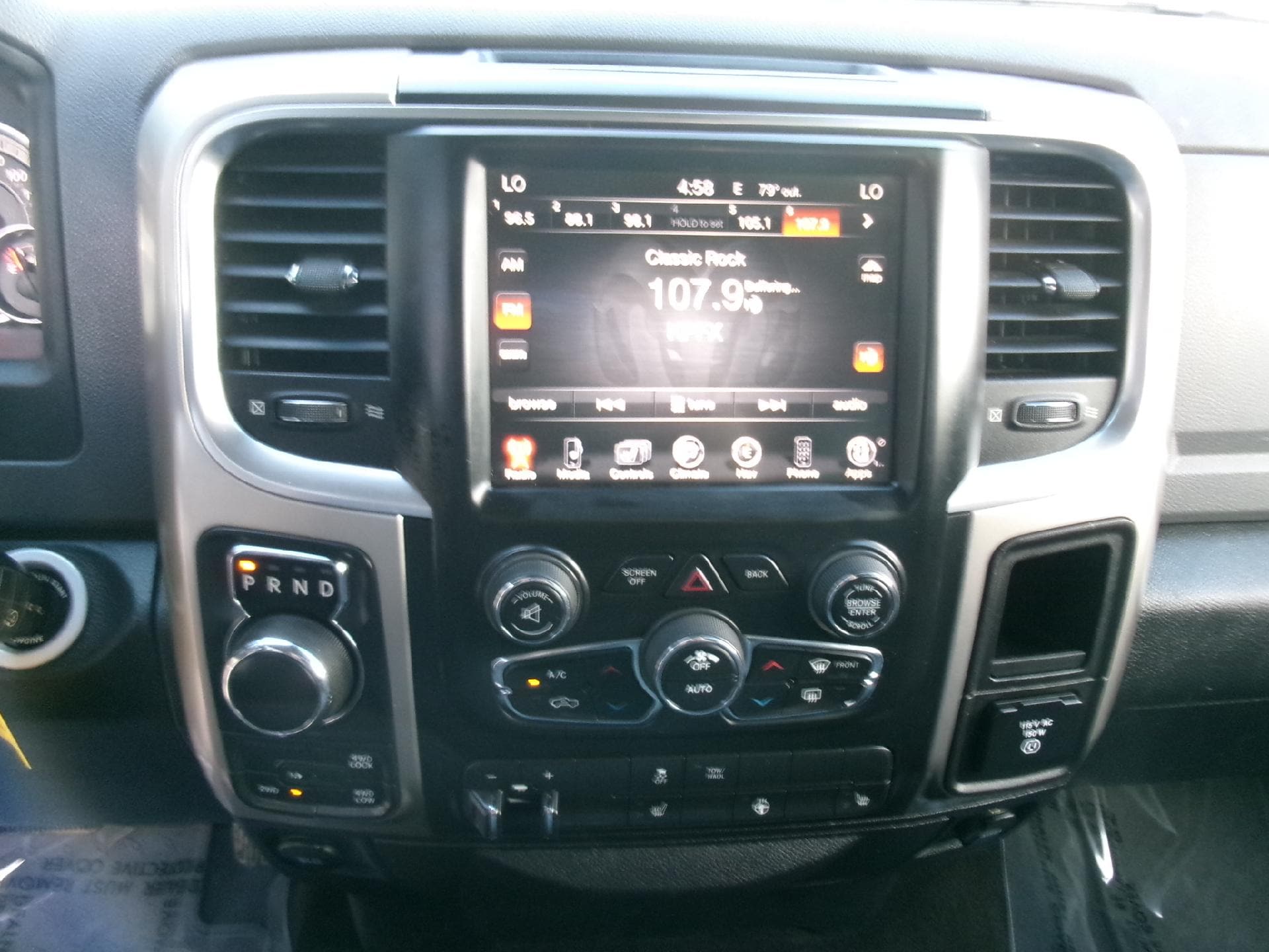 2015 RAM Ram 1500 Pickup Outdoorsman - Photo 13