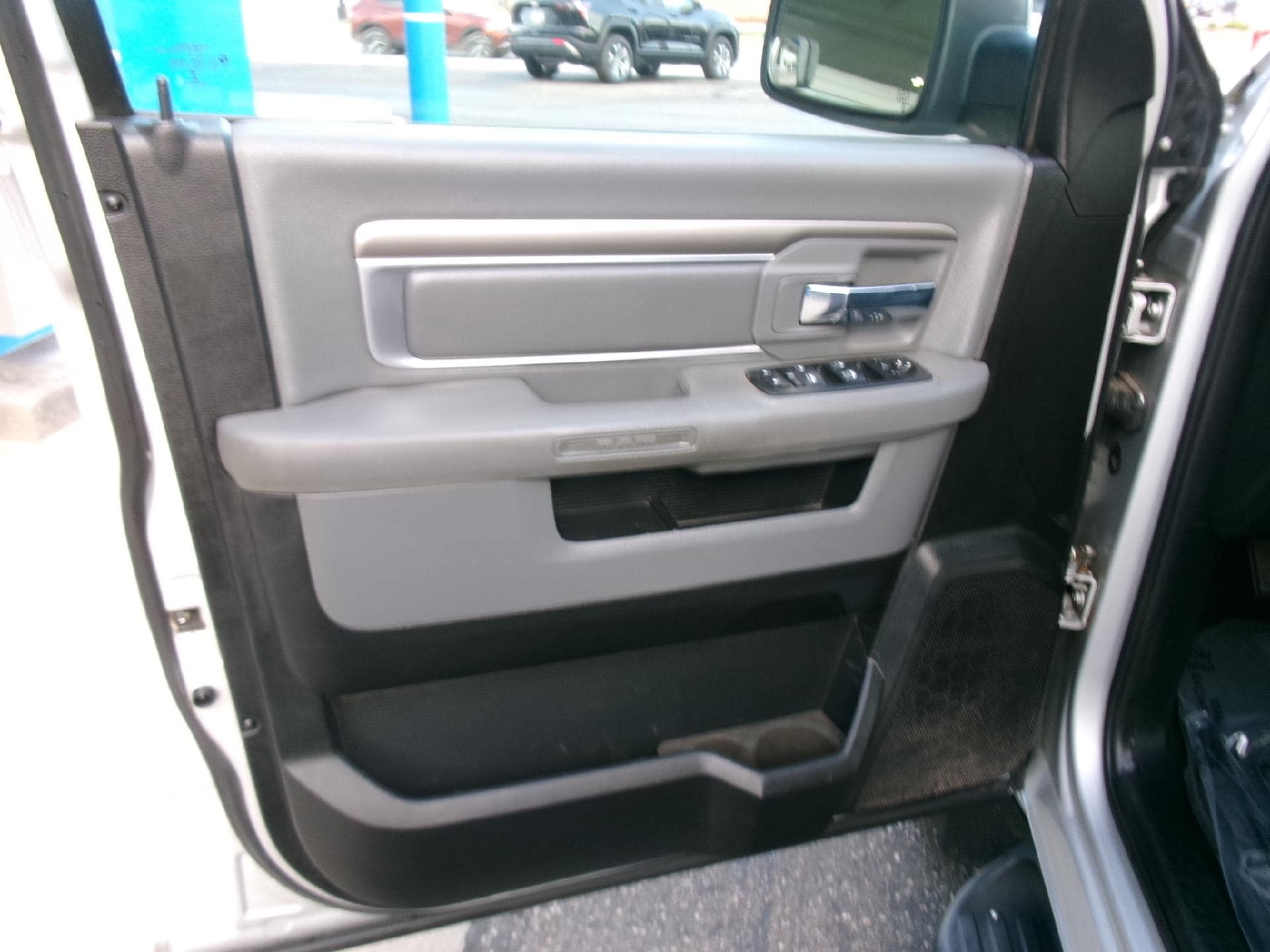 2015 RAM Ram 1500 Pickup Outdoorsman - Photo 23