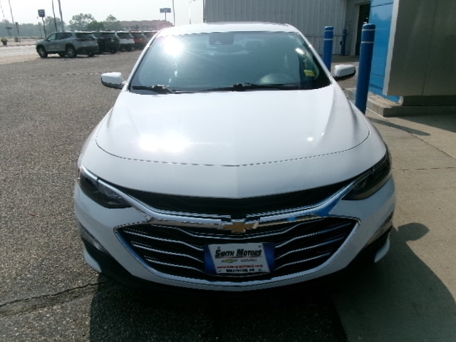 Used 2024 Chevrolet Malibu 1LT with VIN 1G1ZD5ST8RF113665 for sale in Wahpeton, ND
