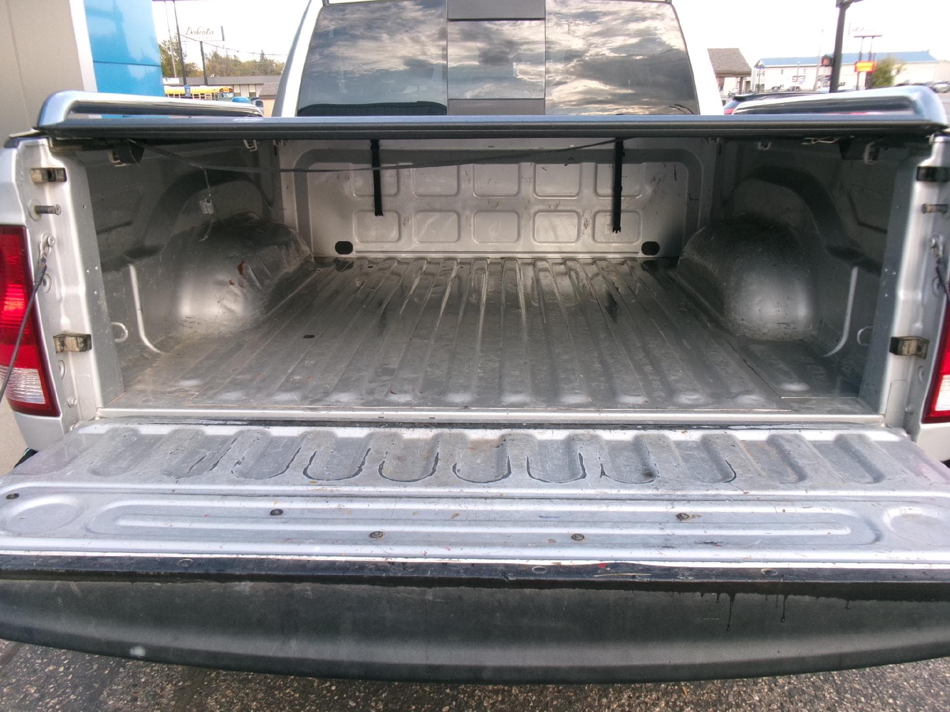 2015 RAM Ram 1500 Pickup Outdoorsman - Photo 6