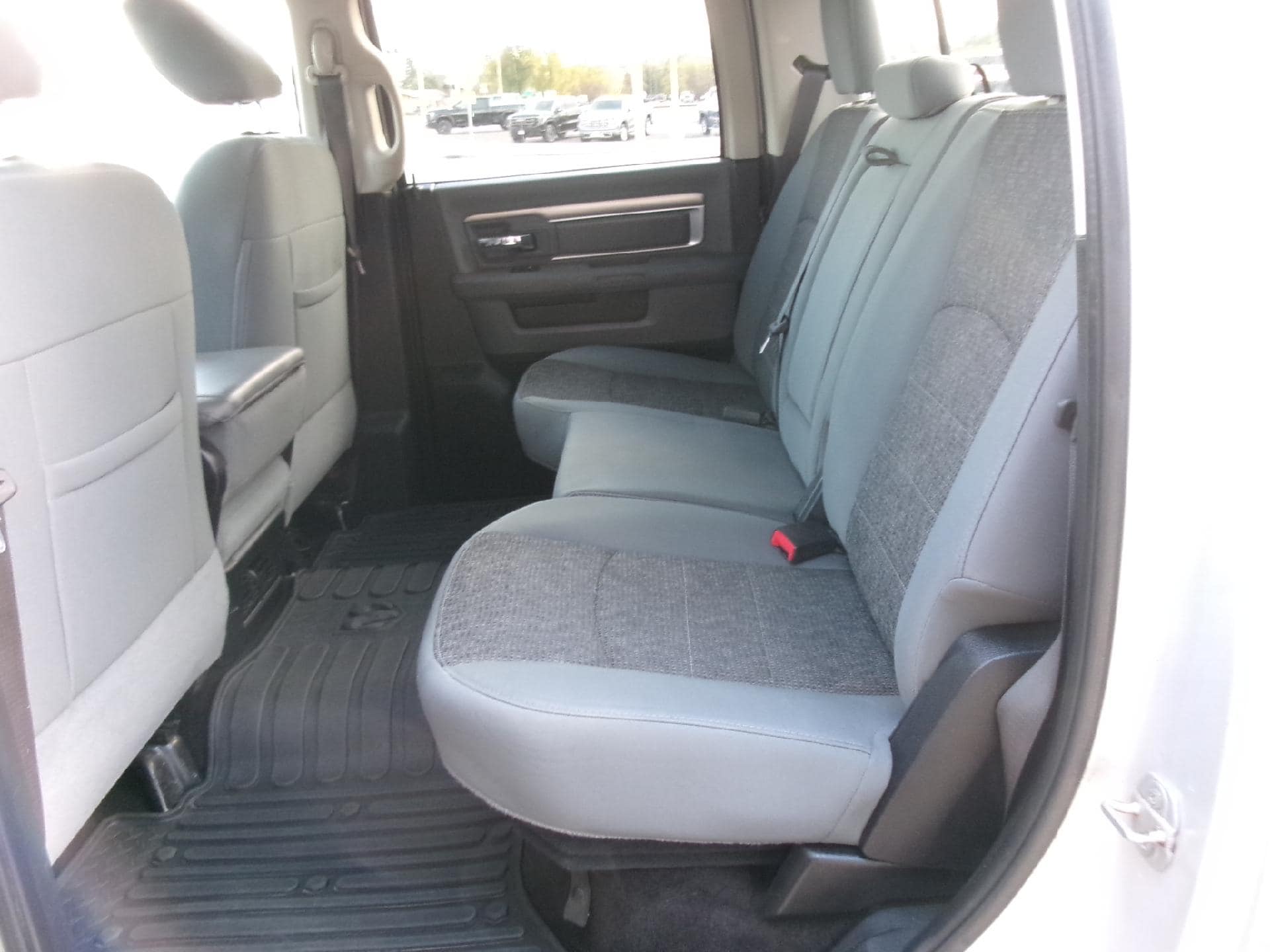 2015 RAM Ram 1500 Pickup Outdoorsman - Photo 21
