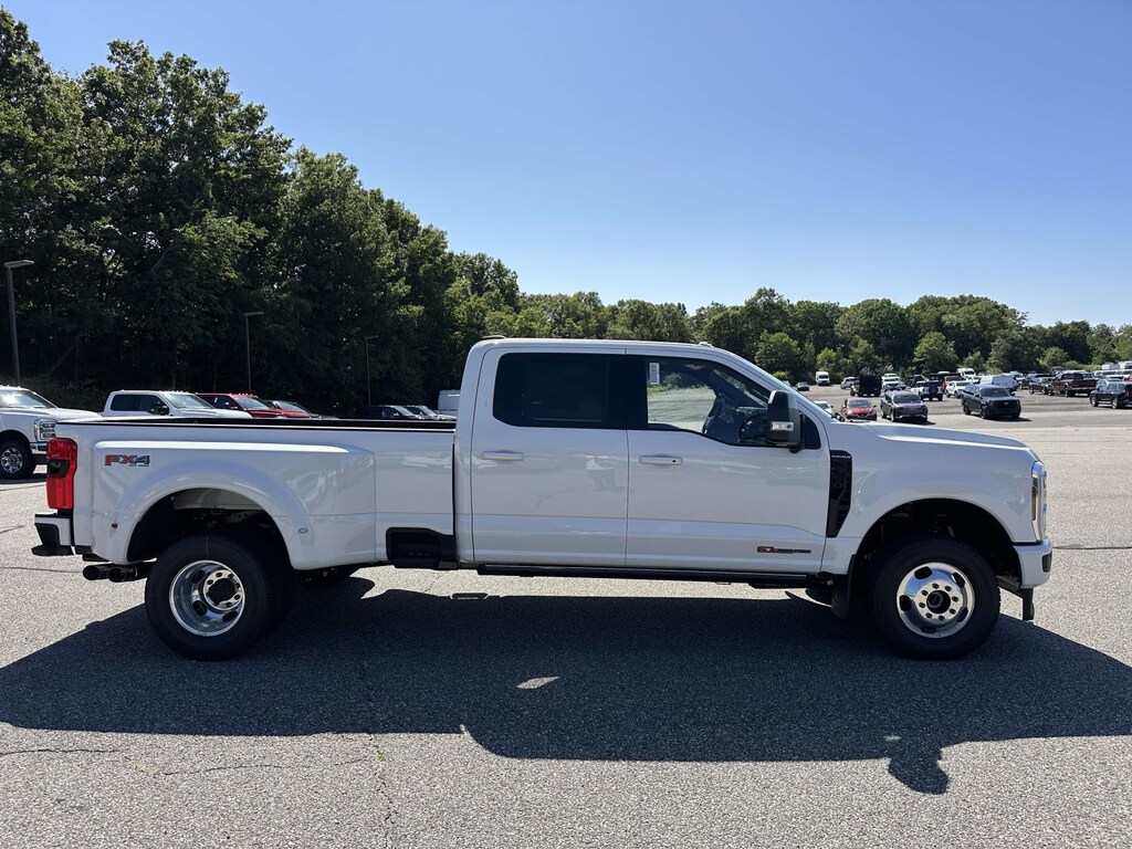 New 2026 Ford F-350 Platinum Truck Crew Cab