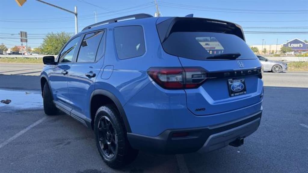 Certified 2025 Honda Pilot TrailSport