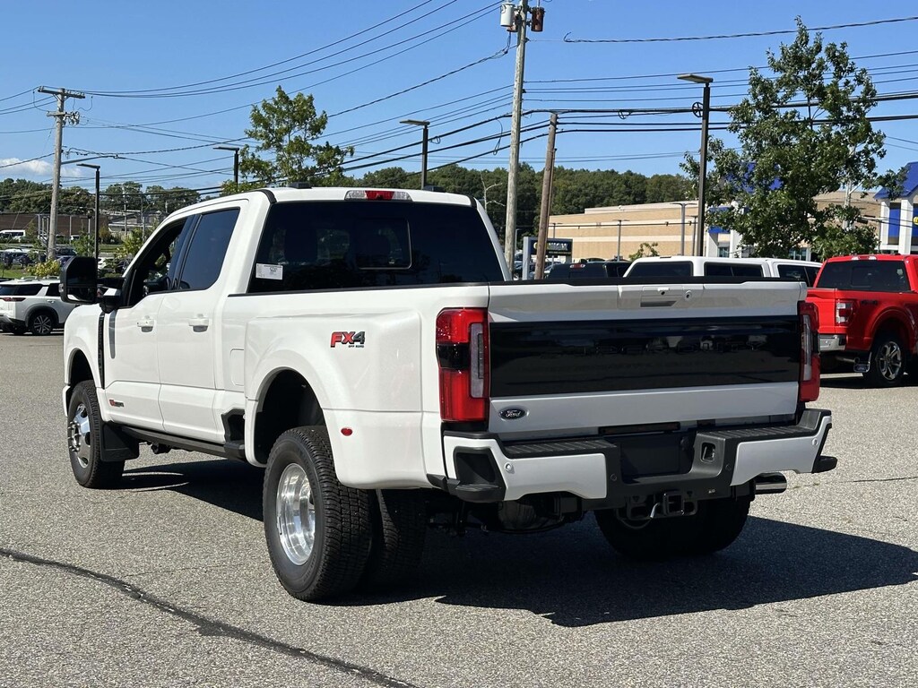 New 2026 Ford F-350 Platinum Truck Crew Cab