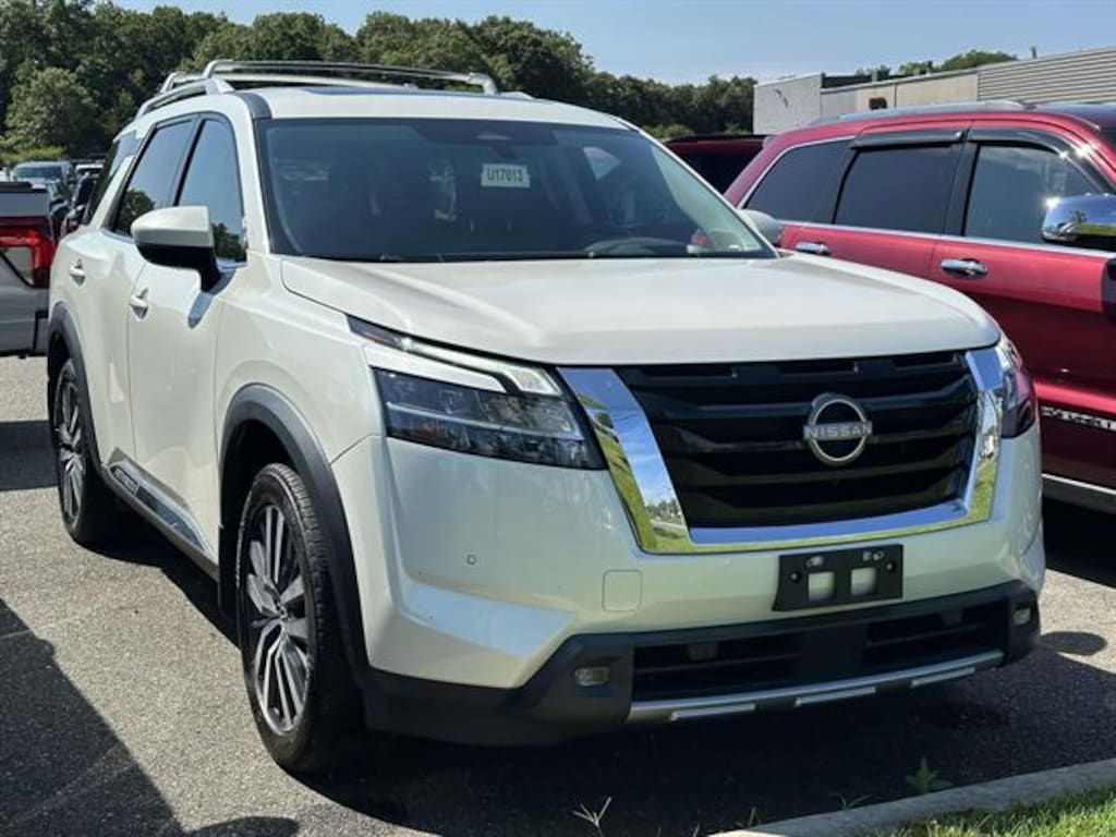 Used 2022 Nissan Pathfinder Platinum