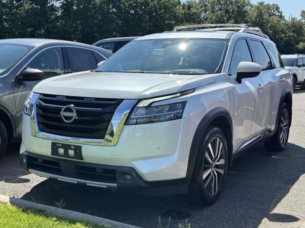 Used 2022 Nissan Pathfinder Platinum