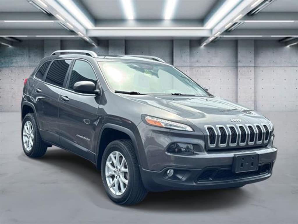 Used 2017 Jeep Cherokee Latitude