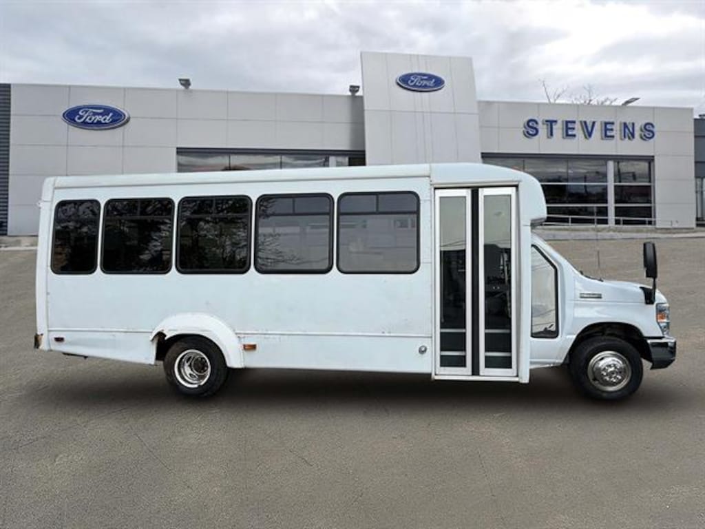 Used 2016 Ford Econoline Commercial Cutaway E-450 SD