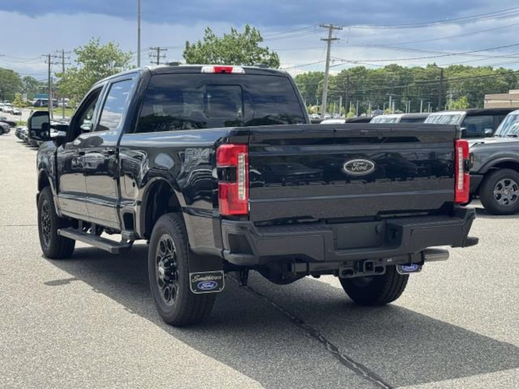 New 2026 Ford F-350 Lariat Truck Crew Cab